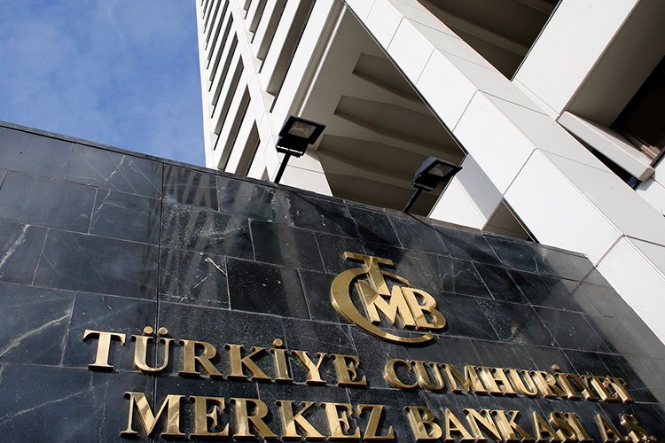 Merkez, ilave sıkılaştırma vurgusuyla faizi pas geçti