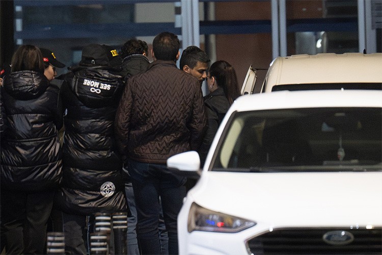 Dilan ve Engin Polat'ın da aralarında bulunduğu 4 gözaltı