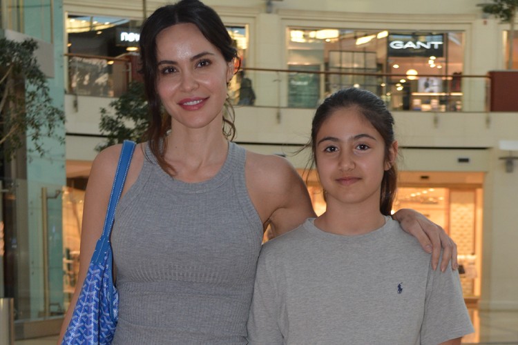 Zeynep Demirel anne-kız gününde