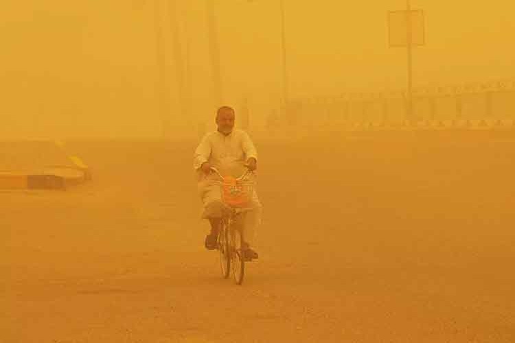 Irak'ı kum fırtınası vurdu: 500'den fazla kişi, hastanelik oldu
