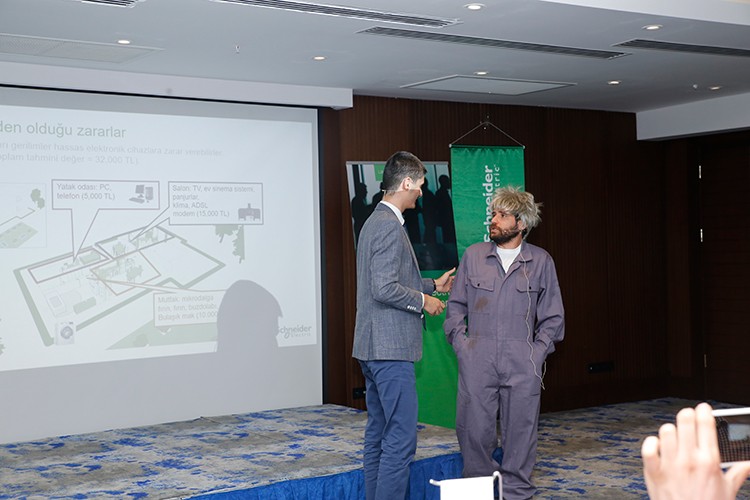 Elektrikçiler biraraya geldi