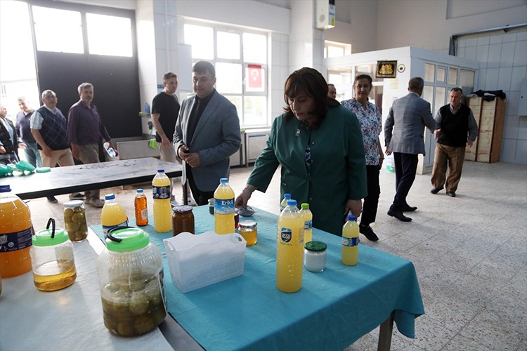 Meslek liseliler çiçekten oyuncağa birçok alanda üretime katkı sunuyor