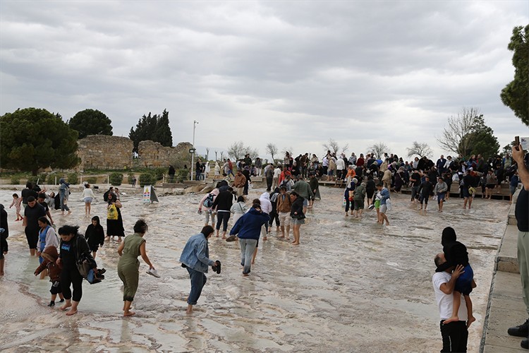 Pamukkale bayram tatilinin başından beri 19 bini aşkın turist ağırladı