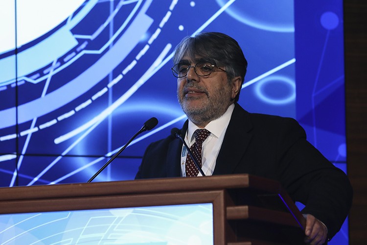 Yollar akıllanacak...