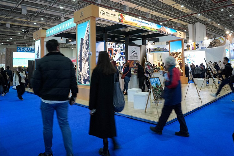 Turizmde eski günleri yakalamak için çabalıyor