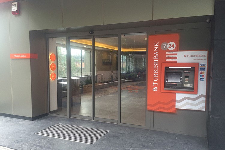 İlk açık banka oldu