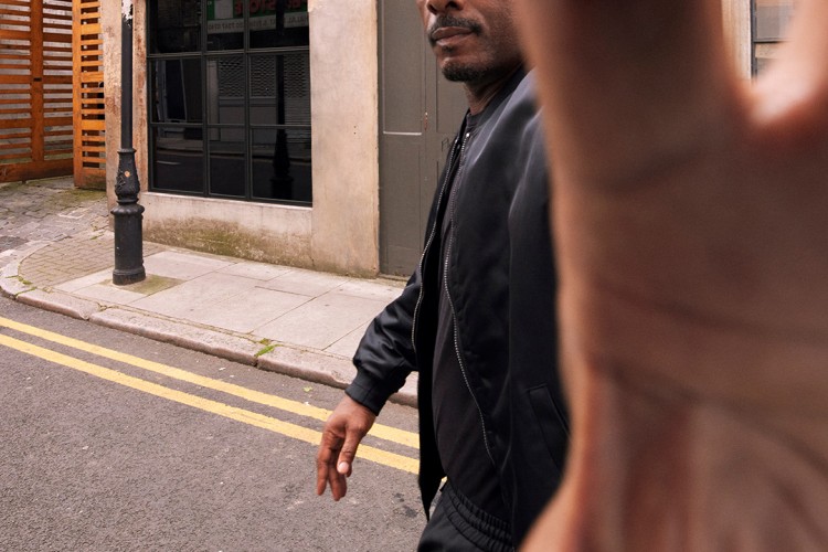 Idris Elba, Calvin Klein İlkbahar 2024 kampanyasının başrolünde