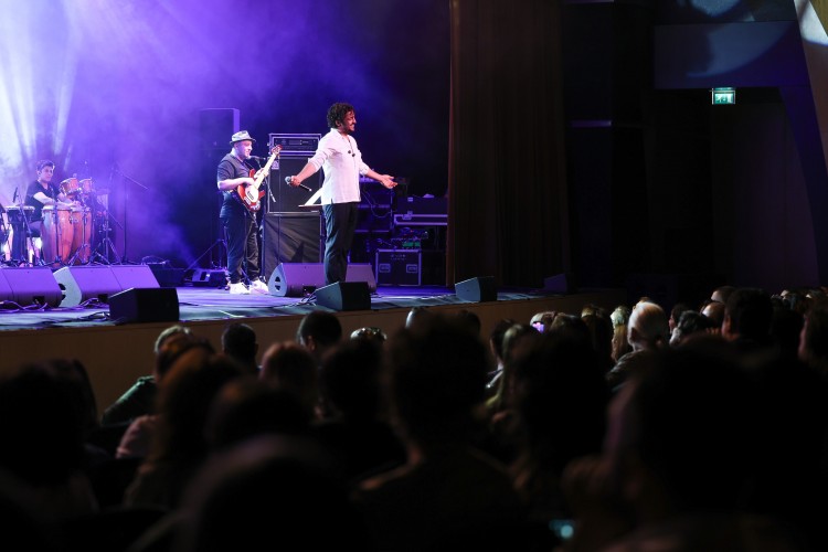 Barabar ve Demet Evgar, İş Sanat Sahnesindeydi