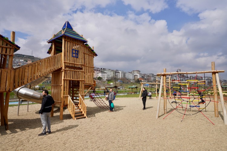 ÇEKMEKÖY-SAMANDIRA METRO HATTI AÇILDI: 15 GÜN ÜCRETSİZ OLACAK