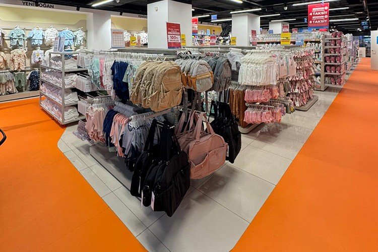 Alanya ile 300 mağazaya ulaştı