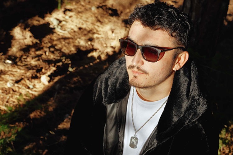 Mert Akyol'dan yeni şarkı sürprizi