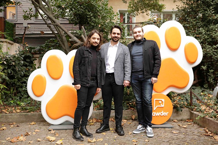 Influencerlar akin etti