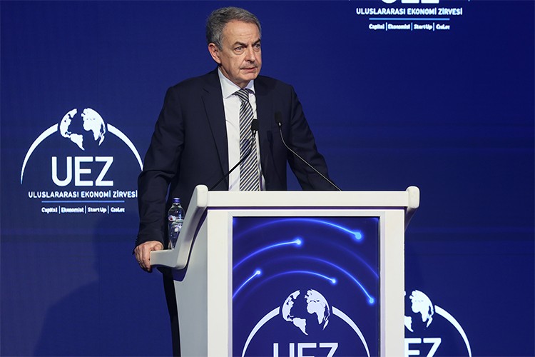 "Avrupa Türkiye'yi birliğine alırsa güçlenmiş olur"