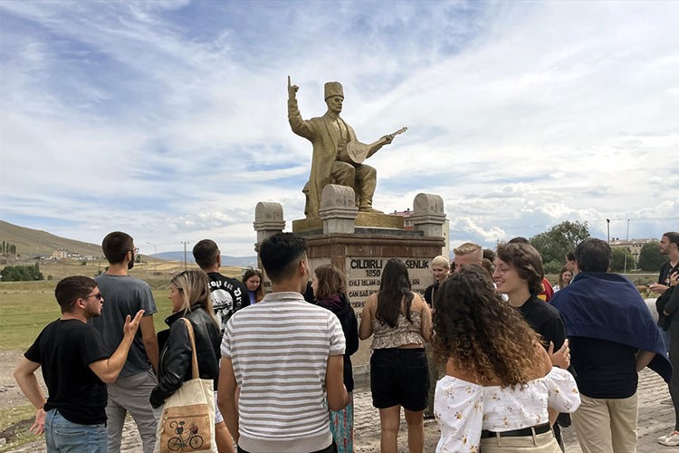 Yabancı gençler Ardahan'ı tanıyor