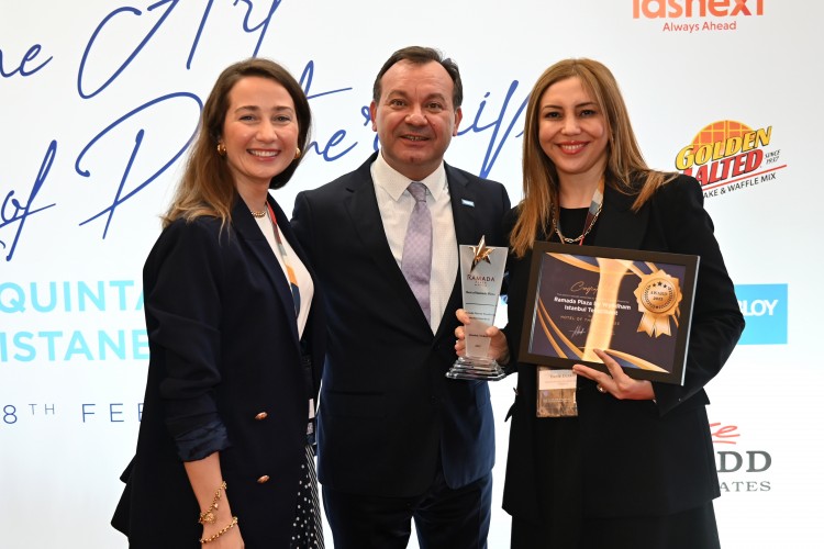 Ramada Plaza By Wyndham İstanbul Tekstilkent'e 'Hotel Of The Year 2023' ödülü