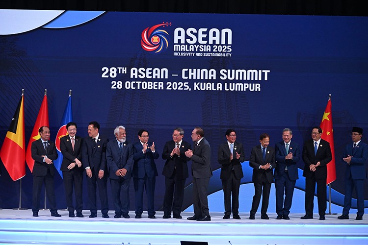 Çin ve ASEAN ülkeleri, serbest ticaret anlaşmasını güncelleyen protokolü imzaladı