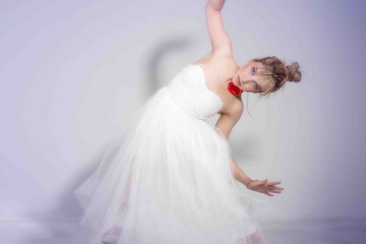 Buse Çağla'dan dikkat çeken selam