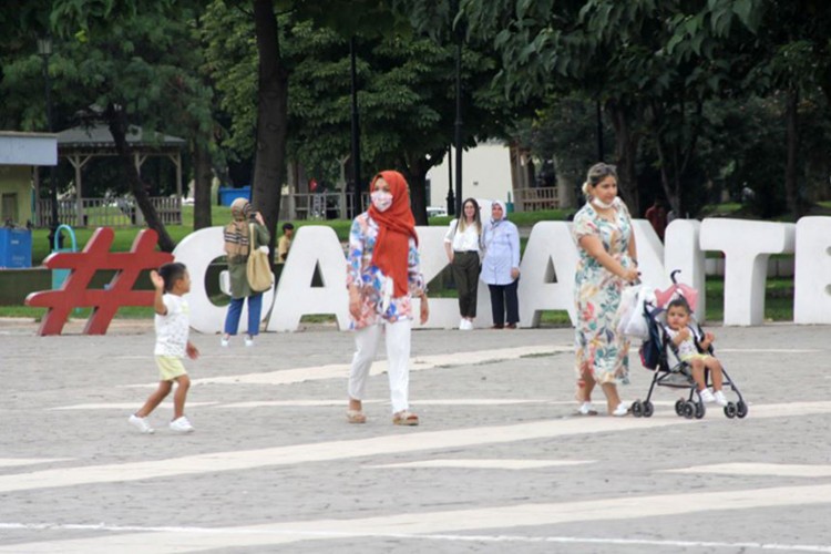 Sağlık çalışanları istifa ediyor