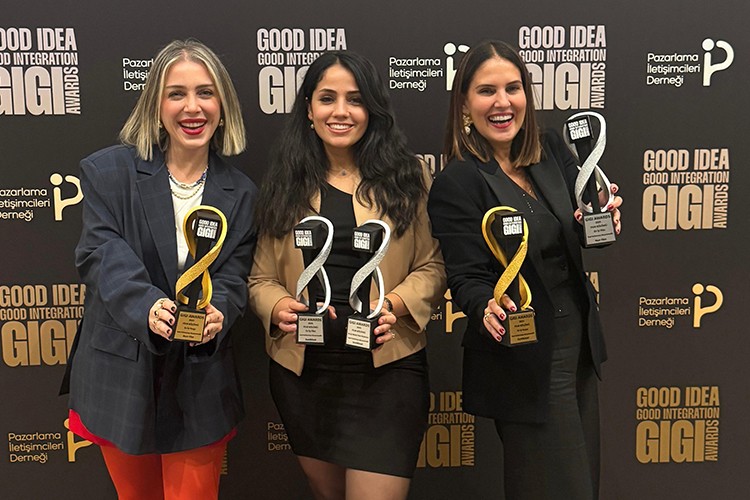 Saat&Saat başarılarını ödüllerle taçlandırdı