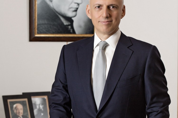 Yapı Kredi Almanya'da banka satın aldı