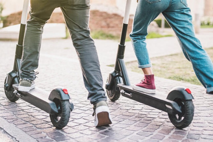 Elektrikli skuterler için plaka takılması önerisi