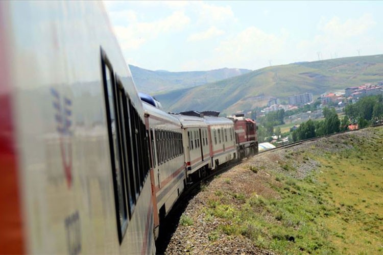 Van'dan Tahran'a tren seferleri yarın başlıyor