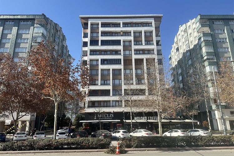 Zümrüt Apartmanı faciasının üzerinden 21 yıl geçti