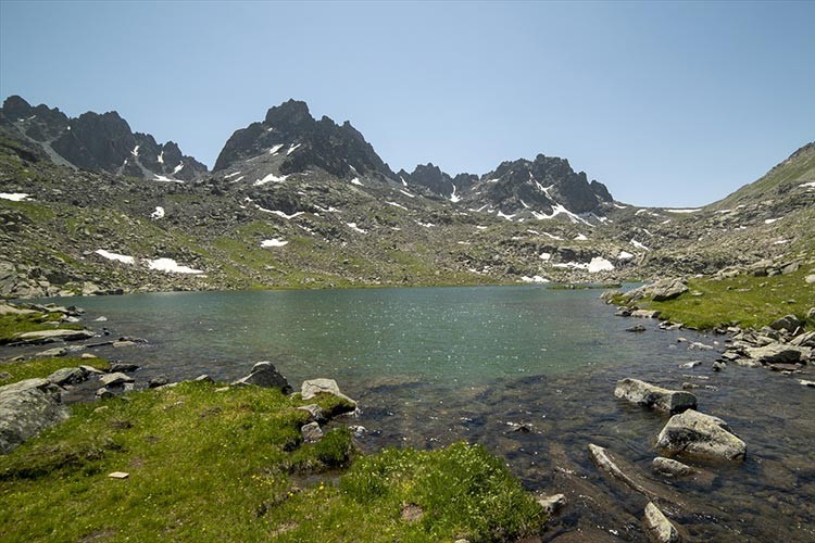 Kaçkarlar manzarasıyla doğaseverleri kendine çekiyor