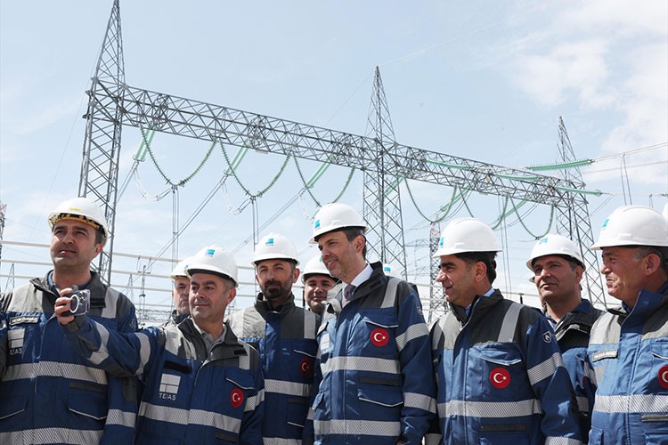 Elektrik hatlarında kesintiye neden olacak sorun bulunmuyor