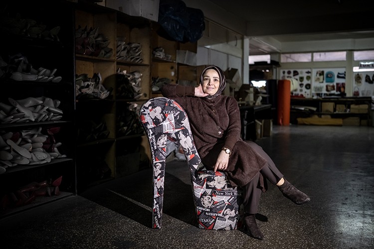 Tasarladığı yüksek topuklu ayakkabılar dünya sahnesinde