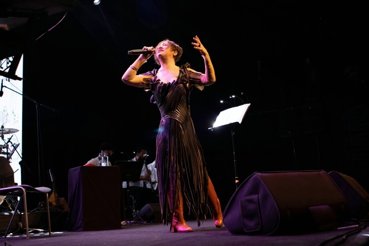 NAZAN ÖNCEL TÜRKİYE TURNESİNE ÇIKIYOR