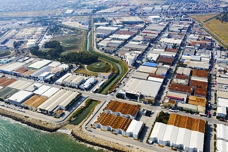 Mersin Serbest Bölgesi'ndeki üç üstyapı yatırımcıların kullanımına verilecek