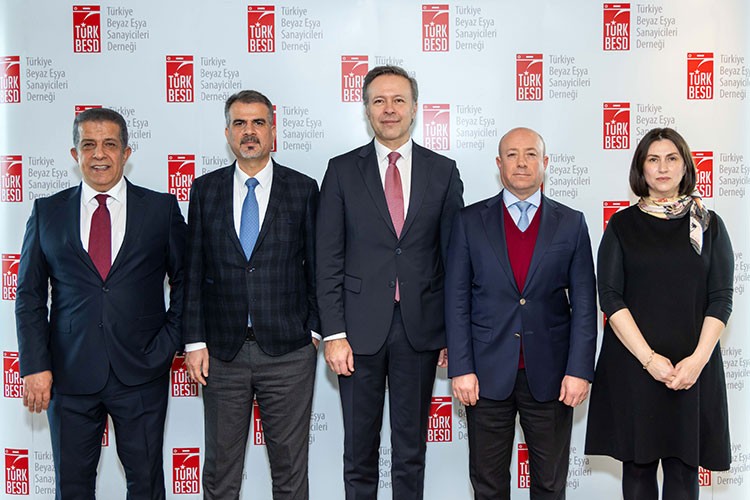 İhracattan sonra iç satışlar da düşüşte