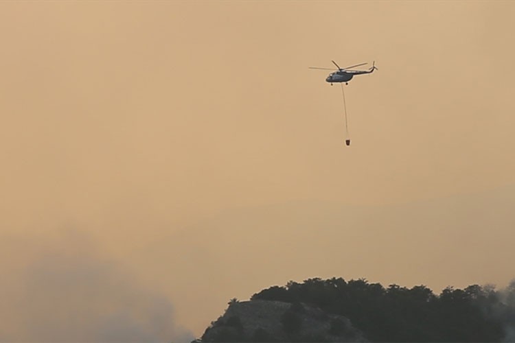 Denizli'deki orman yangınına müdahale sürüyor
