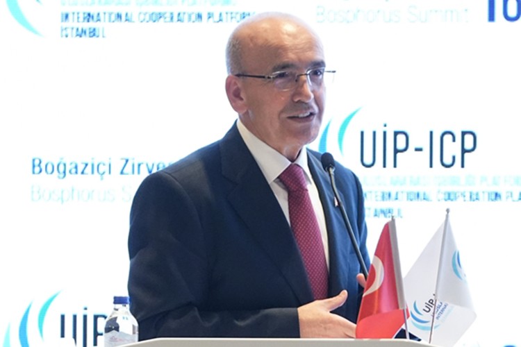 "Cari açığın belirgin şekilde gerilemesini öngörüyoruz"