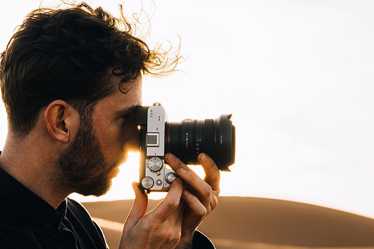 Prime Lensi Ultra Geniş FE 16mm F1.8 G'yi Piyasaya Sürüyor