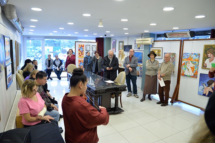 "Sevgide Buluşalım" sergisi