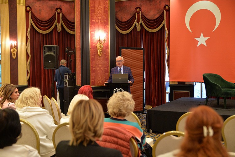 Meme Kanseri Farkındalık Paneli Düzenledi