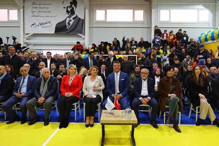 24. spor. salonunu İzmit'te açtı