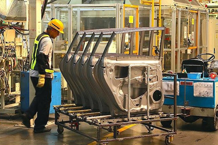 Salgında ekonomiyi reel sektör sırtladı