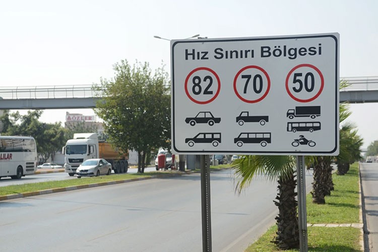 Karayollarında hız sınırları yeniden belirlenecek