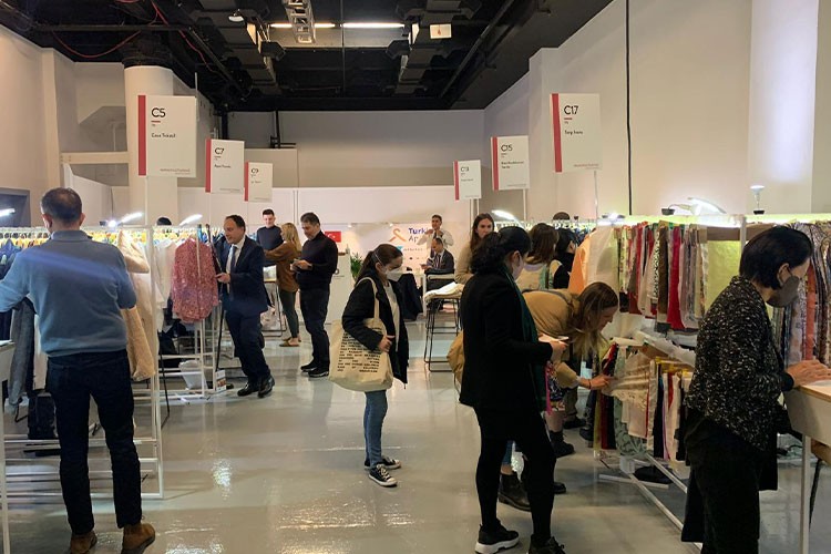 Türk moda endüstrisi Fransa'da mevcudunu korumaya gidiyor