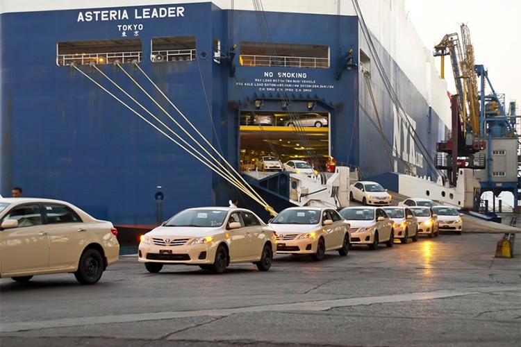 Deniz yoluyla yılın 8 ayında 1,8 milyon araç taşındı