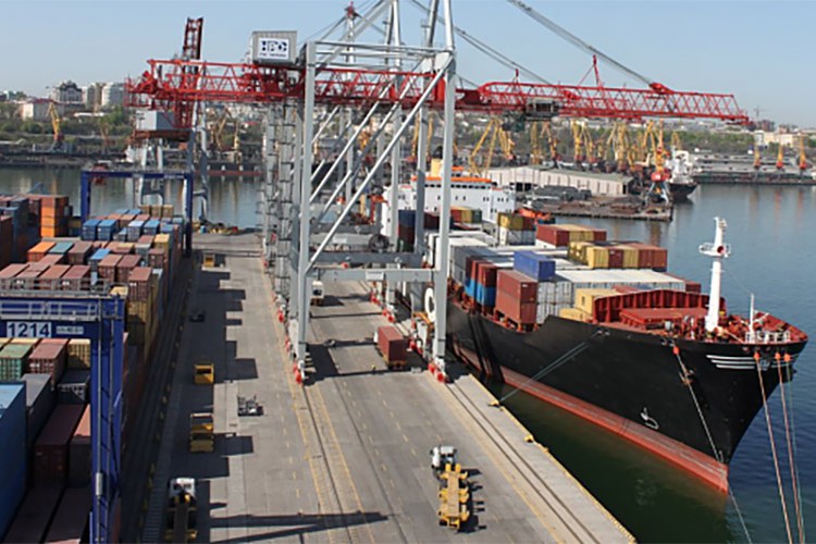 Ukrayna limanlarında 83 denizci tahliye edildi