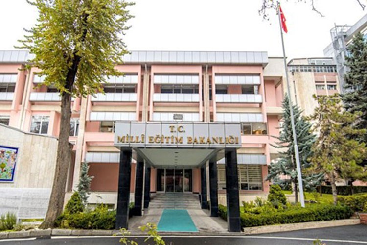 MEB'e bağlı okullardaki kütüphanelerde otomasyon sistemi kullanılacak