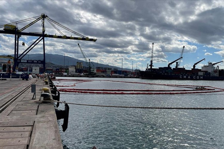 İskenderun rıhtımı depremden çöktü