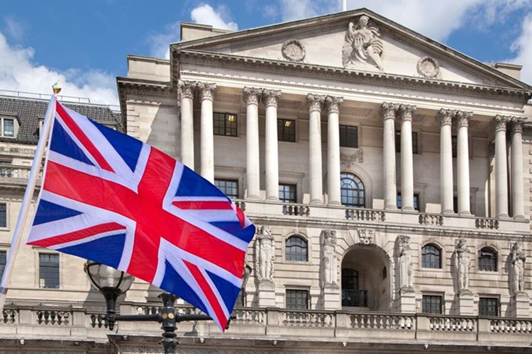 İngiltere faizi 50 puan artırdı