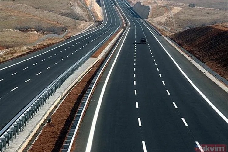 4 günde otoyollardan 8,4 milyon araç geçti