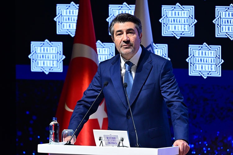 "Bankacılık hizmetlerine olan talep artışının sürmesini bekliyoruz"