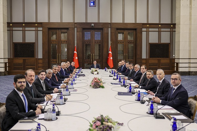 "İşsizlik 31 aydır tek haneli seviyelerde seyretmekte"